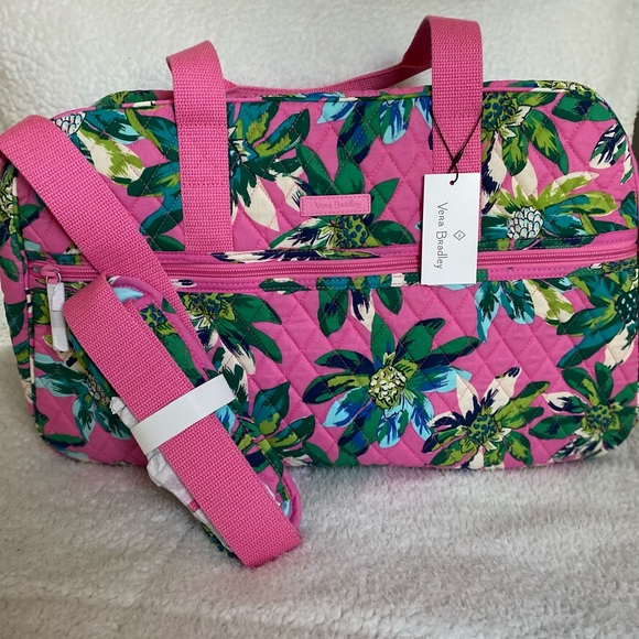 Vera Bradley Handbags - Vera Bradley Medium Traveler Bag